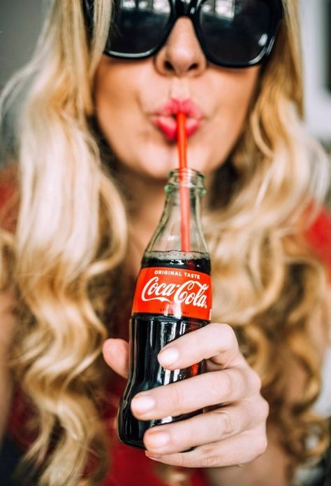 Coke Photoshoot, Coke Cola Aesthetic, Coca Cola Photoshoot, Coca Cola Aesthetic, Cola Aesthetic, Photography Practice, Cocoa Cola, Coke Ad, Retro Photoshoot