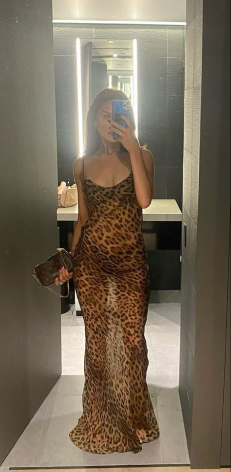 Leopard Clothes Aesthetic, Rat And Boa Leopard Dress, Animal Print Beach Outfit, Animal Print Theme Party Outfits, Summer Evening Outfit Night, Green Dress Aesthetic, Jungle Outfit, Priscilla Queen Of The Desert, Summer Evening Outfit