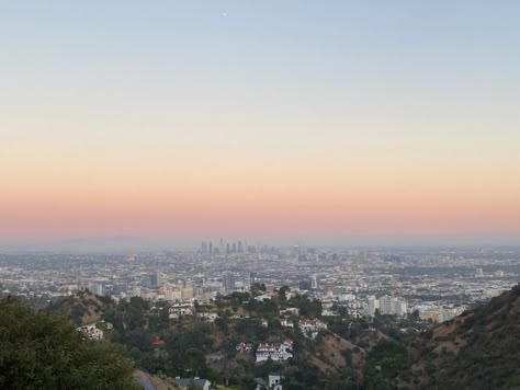 Rich Los Angeles Aesthetic, Los Angeles Apartment View, La City View, Sunset Los Angeles, Winter In La, Los Angeles Sunset, Los Angeles View, La Aesthetic, California Sign