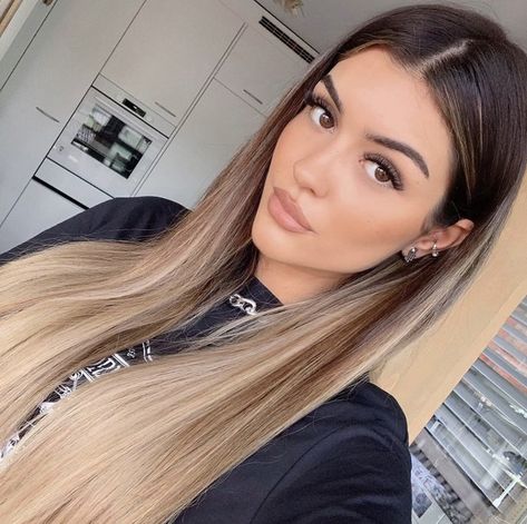 Blonde Ombre Long Hair, Black And Ombre Hair, Black Blonde Ombre Hair, Dark Roots With Blonde Ends, Ombre Blonde Hair Dark Roots, Balaye Hair, Tips Of Hair Dyed, Black To Blonde Ombre Hair, Blonde Hair Morenas