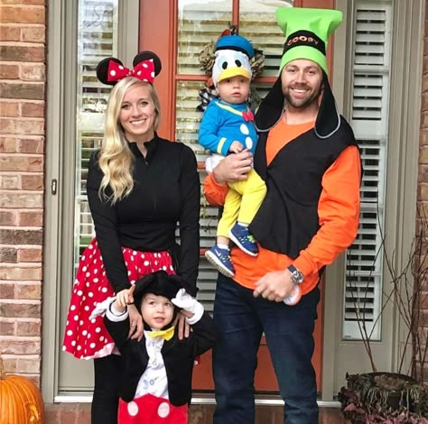 mickey mouse costumes Family Costumes For 4, Disney Halloween Costumes Diy, Diy Family Costumes, Goofy Costume, Mickey Mouse Halloween Costume, Disney Family Costumes, Mickey Costume, Family Themed Halloween Costumes, Blonde Halloween Costumes