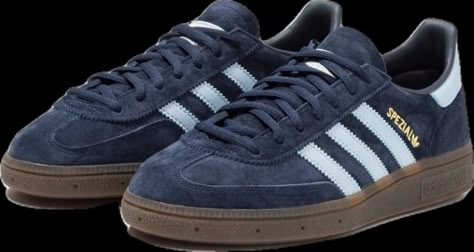 Adidas Gazelle Blue, Adidas Originals Jeans, Samba Shoes, Shoes For School, Shoes Outfit Fashion, Adidas Spezial, Trendy Summer Outfits, Clear Sky, Red Adidas