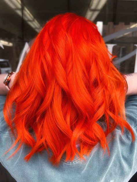 Orange hair color Orange Hair Outfit Ideas, Orange Hair Shades, Reddish Orange Hair, Neon Orange Hair, Orange Red Hair, Bright Orange Hair, Trendy Hair Color Ideas, Pink And Orange Hair, Red Orange Hair