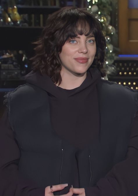 Billie Eilish Haircut Black, Billie Eilish Outfits, Short Hair Black, Billie Eillish, Short Black Hairstyles, Short Hair Haircuts, Snl, Billie Eilish, New Hair