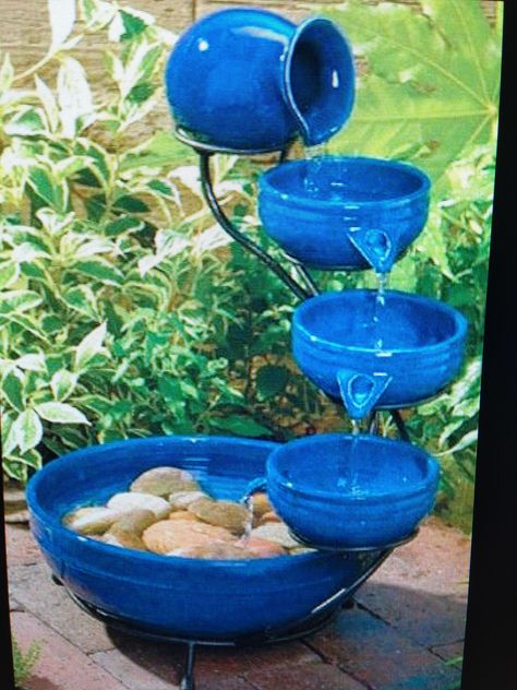 Blue Foutain- this would be a great way to use up old chipped ceramic bowls!!! Blue Flowers Garden, Diy Solar Fountain, Solar Water Feature, Water Fountain Design, Solar Water Fountain, Diy Water Fountain, Fountains Backyard, Garden Waterfall, Blue Fountain