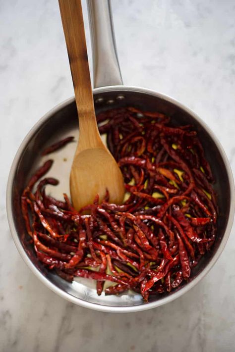 Mexican Oil Chili, Mexican Chili Oil Recipe, Red Chili Oil Recipe, Chile Oil Recipe, Hot Salsa Recipes, Chili Oil Sauce, Chile Oil, Mexican Chilli, Hot Chili Oil