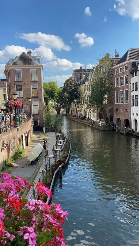 Nederland Aesthetic, Netherlands Aesthetic, Netherlands Tourism, Amsterdam Aesthetic, Exotic Places, Dream Travel Destinations, Travel Inspired, City Aesthetic, Utrecht