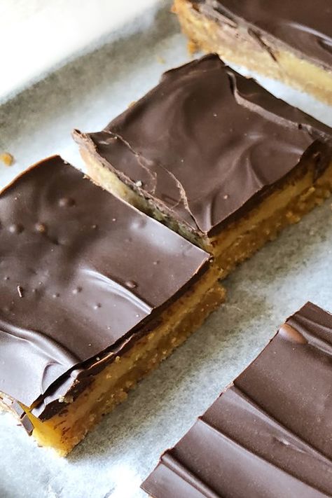 Easy Caramel Slice, Recipes Using Condensed Milk, Caramel Slice Recipe, Caramel From Condensed Milk, Condensed Milk Recipes Desserts, Baking Swaps, Milk Recipes Dessert, Dessicated Coconut, Chocolate Caramel Slice