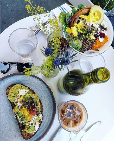 Bluestone Lane on Instagram: “Daydreaming about brunchin' outdoors 🥑☕ #happyeaster” Bluestone Lane, Brunch Club, Breakfast Burritos, Aperol Spritz, Food Shop, Avocado Toast, Pasta Salad, Happy Easter, Coffee Shop