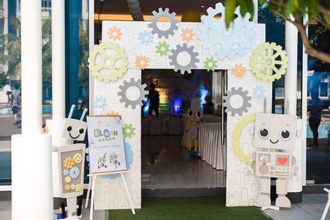 Robotic Theme Classroom, Robotic Decoration, Robotic Theme Decoration, Robot Photo Booth, Robotics Theme Decoration, Robot Theme Party, Robots Party Theme, Robot Themed Birthday Party, Robot Birthday Party Decorations