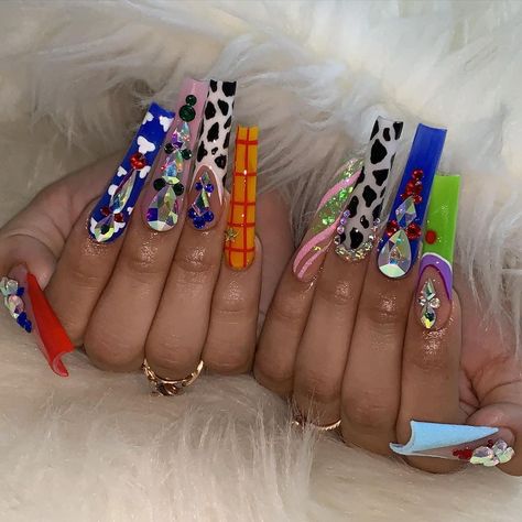 Latina Insta Story, Latina Insta, Toy Story Nails, Nails Latina, Matte Pink Nails, Disney Acrylic Nails, Halloween Nails Diy, Feather Nails, Asian Nails