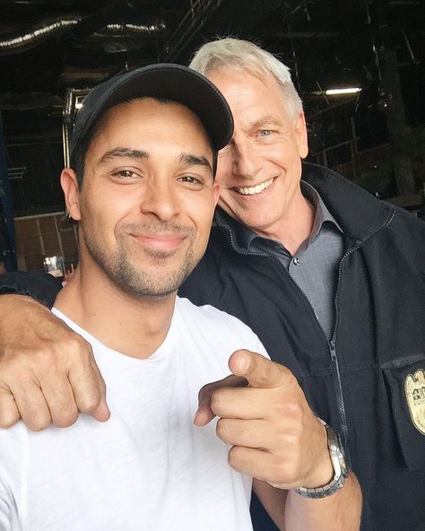 Wilmer Valderrama & Mark Harmon                                                                                                                                                                                 More Mark Harmon Selfie, Ellie Bishop Ncis, Nick Torres, Ncis Rules, Ncis Funny, Ncis Abby, Ncis Characters, Ncis Gibbs Rules, Jesse Stone