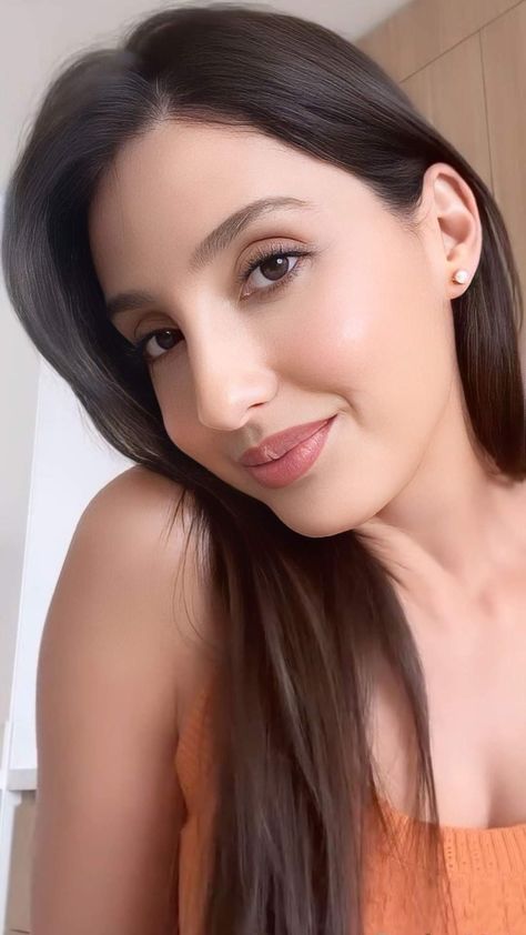 Nora Fatehi Nora Fatehi Old Pics, Norah Fatehi, Noora Fatehi, Nora Fatehi, 2000s Aesthetic, Face Images, Hot Outfits, Old Pictures, Actresses