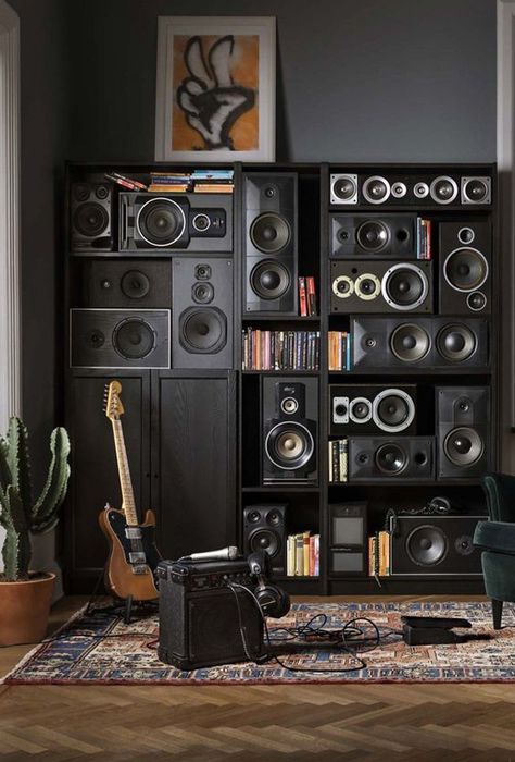 20 Coolest Urban Interiors For Music Lovers | HomeMydesign Home Music Rooms, Vinyl Room, Multi Room Audio, Guitar Room, Home Studio Setup, Music Studio Room, Music Room Decor, Urban Interiors, Audio Room