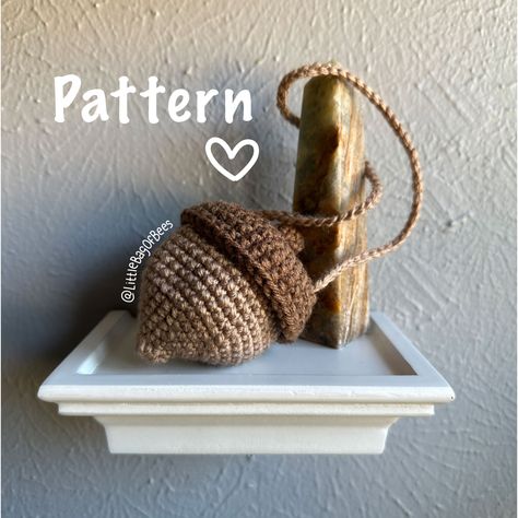 Crochet Acorn Bag, Crochet Bag Charm Pouch, Portals Outfit, Acorn Bag, Bees Crochet, Crochet Acorn, Crochet Mushroom, Fun Crochet, Backpack Charm