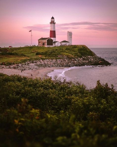 Montauk Point Lighthouse - New York, Long Island ~.~ New York Long Island, Montauk Lighthouse, Montauk Ny, Wind Mills, Lighthouses Photography, Water Towers, Reflex Camera, Lighthouse Painting, Editor Wallpaper