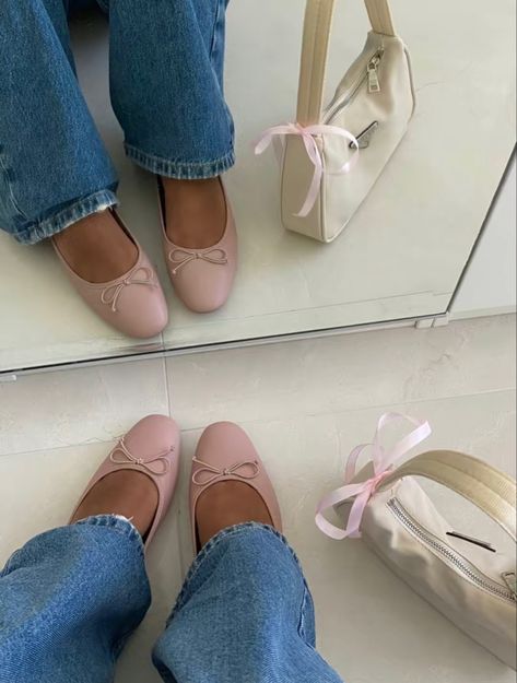 Pink Ballet Flats Outfit, Pumps Outfit, Ballet Flats Outfit, Pink Ballet Flats, Flats Outfit, Pink Girly Things, Shoe Inspo, Blair Waldorf, Pretty Shoes