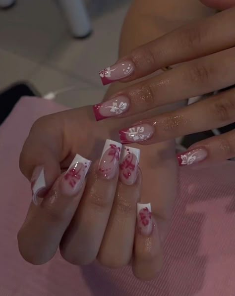 Holiday Nails Flowers, Hawaii Nails Ideas, Hot Pink Nail Ideas, Summer Nails Square, Hawaii Nails, Winter Nail Art Designs, Pink White Nails, Holiday Acrylic Nails, Nails Colorful