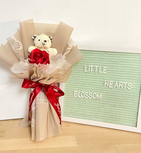 Spoil yourself or someone special with our charming bouquet and cute teddy bear combo from Little Hearts Blossom #bouquetflower #boston #florist #giftideas #gift #flowers #cutegifts #bouquetofflowers #etsyshop #etsysmallbusiness #etsy #massachusettsbouquet #bostonbouquet #bostonflorist #massachusetts #bouquet #fyp #fypシ #teddybear🐻 Bouquet With Teddy Bear, Teddy Bouquet, Satin Ribbon Bouquet, Teddy Bear Bouquet, Bag Bouquet, Single Bouquet, Bear Bouquet, Ribbon Flowers Bouquet, Gift Flowers