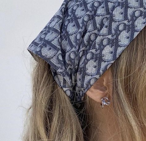 #dior #bandana #look #outfit #outfitideas #aesthetic Cinderella Aesthetic, Disney Princess Modern, Peplum Skirt, Modern Disney, Bandana Hairstyles, Spring Fashion Trends, Tyler The Creator, Grunge Hair, Blue Aesthetic