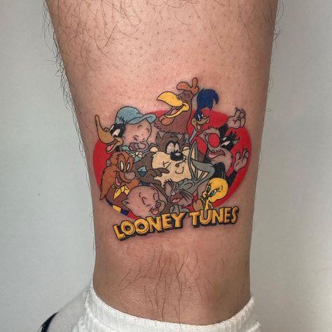 thetattooshop on Instagram: “Looney tunes by @tattooist_pooh 👏 #warnerbros #tattoo #cartoontattoo #looneytunestattoo #cartoon #bugsbunny #bugsbunnytattoo #comic…” Looney Tunes Tattoo, Taz Tattoo, Chucky Tattoo, Cartoon Tattoo, Tattoo Pictures, Bunny Tattoos, Marvel Tattoos, Cartoon Character Tattoos, Dad Tattoos