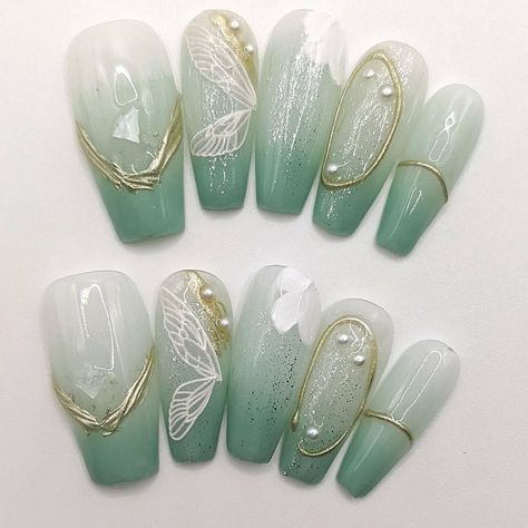 Colorful Gem Nails, Fantasy Nails Designs, Wedding Makeup Green, Tiana Nails, Dark Green Nail Art, Green Nail Gel, Press On Nails Aesthetic, Ongles Rose Pastel, Fantasy Nail Art