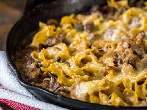 Cheesy French Onion Beef Stroganoff – 12 Tomatoes Roast Stroganoff, Leftover Roast Beef Recipes, French Steak, Olive Pasta, French Onion Beef, Best Beef Stroganoff, Leftover Roast Beef, Beef Main Dishes, Ground Venison