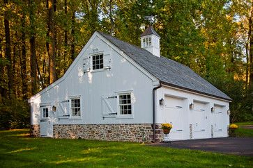 Barn Style Garage, Pole Barn Garage, Plan Garage, Garage To Living Space, Carriage House Garage, Farmhouse Garage, Barn Apartment, Colonial Farmhouse, Loft Interior