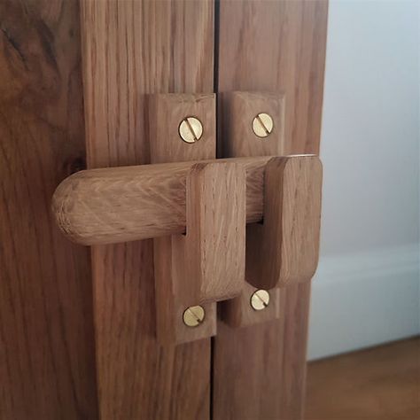 Wood Door Handle, Wooden Door Knobs, Wooden Lock, Fence Gate Design, Wooden Cupboard, Wood Gate, Wood Joints, Wood Knobs, Wooden Windows