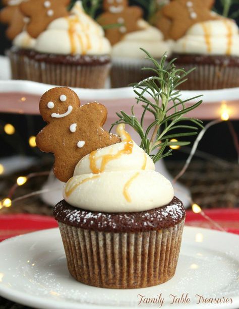 Christmas Ginger Bread, Caramel Cream Cheese Frosting, Cupcakes With Caramel, Gingerbread Cupcakes, Cinnamon Cream Cheese, Caramel Cream, Cream Cheese Cookies, Salty Cake, Cinnamon Cream Cheese Frosting