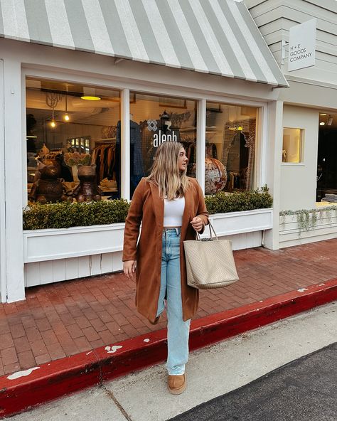 autumn in the city 🍂🤎 always link my outfits on LTK! Fall inspo, fall outfit ideas, abercrombie jeans, ugg boots, casual style, fall ootd, pinterest style, style inspo, california style #fallstyle #fallfashion #autumnvibes #pinterestinspired #whatiworetoday Autumn In The City, Ootd Pinterest, Fall Ootd, Pinterest Style, Abercrombie Jeans, Ootd Fall, Boots Casual, Fall Outfit Ideas, Fall Inspo