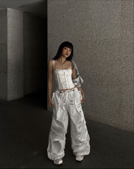 Full White Outfit Aesthetic, Red White Aesthetic Outfit, White Clubbing Outfit, Corset Outfit Concert, Natural Color Outfits, White Futuristic Outfit, Y2k White Outfit, Grey And White Outfits, Corset Concert Outfit