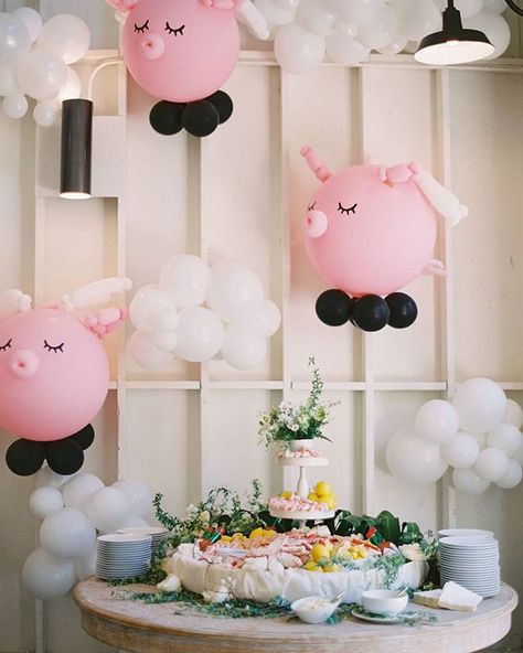 We will stop doing beautiful raw bar displays when pigs fly || Photography @_esthersun | Event Design & Coordination @yvonnexuedesign | Venue @lombardihouse | Florist @poppydesignco | Balloon Arts @balloonmonster.la| Catering @treslacatering | Featured on @100layercakelet tresla.com Piggy Birthday Party, Table Balloons, Pig Birthday Theme, Birthday Party Cake Table, Pig Baby Shower, Pig Balloon, Party Cake Table, First Birthday Balloons, Pig Birthday Party