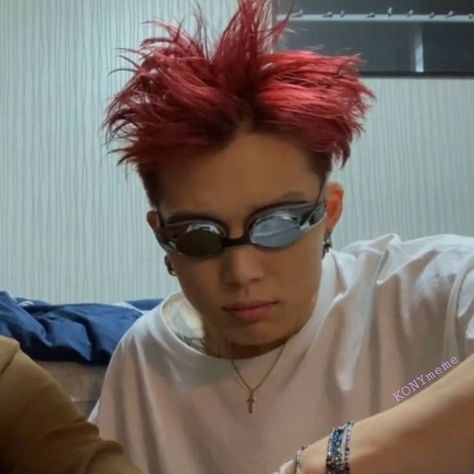 Jongho ateez funny meme red hair sunglasses Jongho Ateez Funny, Ateez Funny, Ikon Kpop, Jongho Ateez, Pirate Kids, What Do You Meme, Choi Jong-ho, Fandom Kpop, Funny Kpop Memes