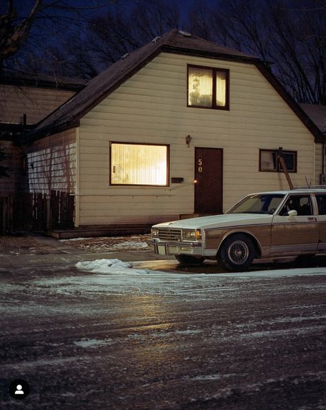 Todd Hido Homes At Night, Snowy Neighborhood, Suburbia Aesthetic, Rural Gothic, Homes At Night, Anglo Gothic, Eras Aesthetic, Todd Hido, New Topographics