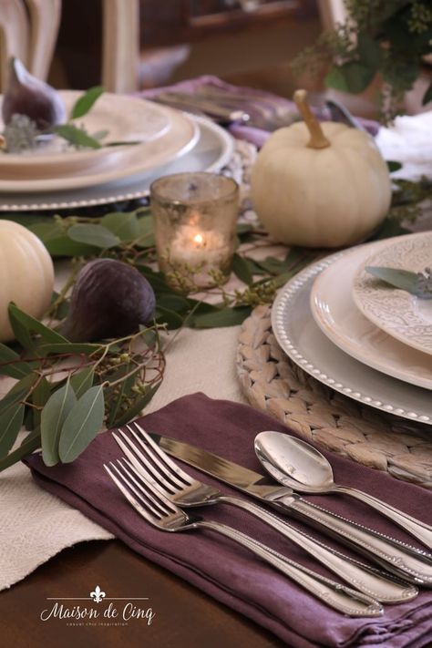 Traditional Thanksgiving Table, Turkey Plates, Thanksgiving Table Setting, Thanksgiving Inspiration, Fall Entertaining, Autumn Table, White Dinner Plates, Thanksgiving Traditions, Fall Tablescapes