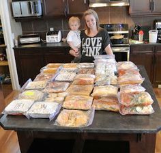 Tons and tons of make ahead freezer meals! She shows how to compile all the ingredients for shopping lists with all the recipes! Make Ahead Freezer Meals, Crock Pot Freezer, Healthy Freezer Meals, Freezer Cooking, Make Ahead Meals, Crock Pot Cooking, Frozen Meals, Freezer Meals, Frozen Food