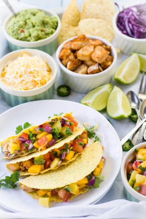 Maui Maui Fish Tacos Recipes, Maui Maui Fish Tacos, Maui Recipes, Fish Tacos With Mango Salsa, Mahi Mahi Fish Tacos, Pineapple Mango Salsa, Mahi Tacos, Mango Pineapple Salsa, Tacos With Pineapple