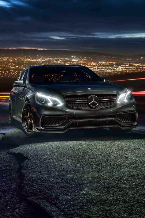 Mercadies Mercadies Benz Cars, Black Car Wallpaper, Mercedes E63, Mercedes Benz Wallpaper, Mercedes Wallpaper, مرسيدس بنز, Benz Cars, Sports Car Wallpaper, Luxury Car Brands