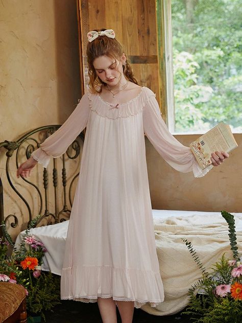 Design Highlights The retro palace princess style nightgown is designed with mesh fabric covering it and looks very romantic and mysterious. The details include ruffled edge design, bow design and exquisite small embroidery, which enhance the femininity and fashion sense of the nightgown. The fabric is made of double-l Vintage Style Nightgown, White Vintage Nightgown, Victorian Nightgown Romantic, Vintage Nightgown Aesthetic, Royal Pajamas, Pretty Nightgowns, Cottagecore Nightgown, 1950s Nightgown, Nightgown Romantic