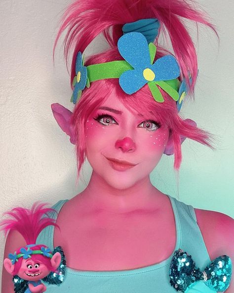 Cute Trolls Poppy Poppy Costume Diy, Troll Costume Diy, Poppy Halloween Costume, Poppy Costume, Troll Wig, Trolls Dreamworks, Troll Costume, Trolls Poppy, Princess Poppy