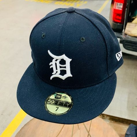 Usa-Made New Era Detroit Tigers On-Field Cap As Worn By The Actual Players. The Detroit Tigers Are An American Professional Baseball Team Based In Detroit. The Tigers Compete In Major League Baseball (Mlb) As A Member Of The American League (Al) Central Division. One Of The Al's Eight Charter Franchises, The Club Was Founded In Detroit As A Member Of The Minor League Western League In 1894 And Is The Only Western League Team Still In Its Original City. They Are Also The Oldest Continuous One Nam New Era Beanie, Nba Basketball Teams, Houston Oilers, New Era Snapback, Minor League Baseball, Washington Football, Notre Dame University, Oklahoma City Thunder, Atlanta Hawks