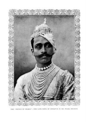 Pearls: DON'T assume that pearls are for females only check out this picture of Rana of Dholphur in Pearl Regalia Pearls On Men, Men In Pearls, Mens Pearls, Men Wearing Pearls, Men Pearls, Simple Pearl Necklace, Pearl Cufflinks, King Henry Viii, Nostalgic Images