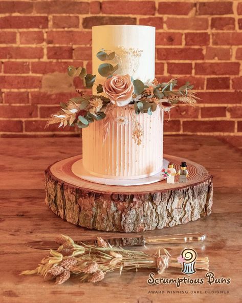 Cake With Dried Flowers, Peach Wedding Cake, 2 Tier Wedding Cake, Apricot Wedding, Gray Wedding Cake, Wedding Cake Peach, 2 Tier Wedding Cakes, Cupcake Tower, Cake Trends