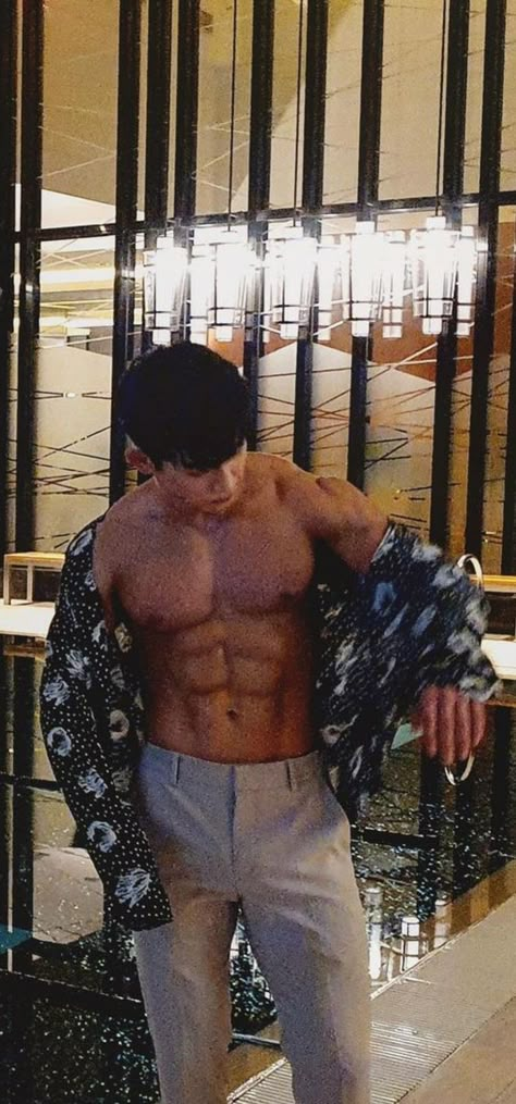 Wonho Abs, Lockscreen Background, Asian Male Model, Won Ho, Handsome Asian Men, Monsta X Wonho, Shirtless Men, Parkour, Pose Reference Photo