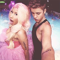 MY GOSH!! JUSTIN, YOU TEASED US ENOUGH WITH YOU BEING SEXY ALL THE TIME!! STOP!! This definitely is not helping since its going slow mo lol!!! Justin Bieber Costume, Nicki Minaj Costume, Beauty And A Beat, Justin Bieber Music Videos, Justin Bieber Music, 2000s Music, Nikki Minaj, Beauty And The Beat, Body Rock