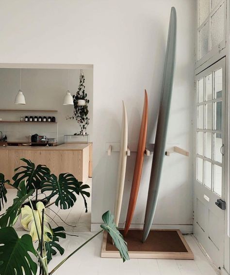 Surf Living Room, Surf Interior, Surfboard Room, Surfboard Storage, Surfing Art, Surf Room, Cozy Office, Surf House, Coastal Interiors