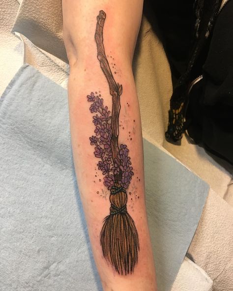 A lovely broom, for a lovely woman. #broom#broomtattoo#cutetattoo#lavender#broomstick#tattoo#smalltattoo#forearmtattoo Broom And Witch Hat Tattoo, Broom Stick Tattoo, Broomstick Tattoo Design, Broomstick Tattoo Witches, Witch Broomstick Tattoo, Simple Broom Tattoo, Broomstick Drawing, Witch Broom Tattoo, Witches Broom Tattoo