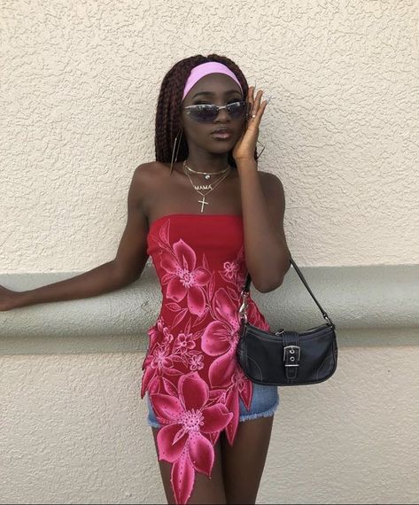 dyke ☀︎ on Twitter: "ig: agnesphillip_… " Mode Zendaya, Y2k Summer Outfits, 2000s Fashion Outfits, Y2k Outfits, Looks Chic, Mode Inspo, 2000s Fashion, Girly Outfits, Mode Inspiration