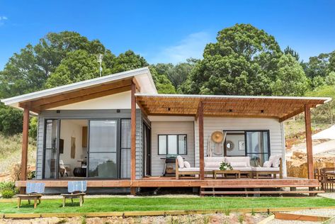 PacificSerenity, new, secluded, stunning location - Houses for Rent in Coopers Shoot, New South Wales, Australia Resort Layout, Simple Small House, Farmhouse Tiny House, House By The River, Country Home Design, Retreat Space, Farmhouse Layout, Pool Guest House, Garden Escape